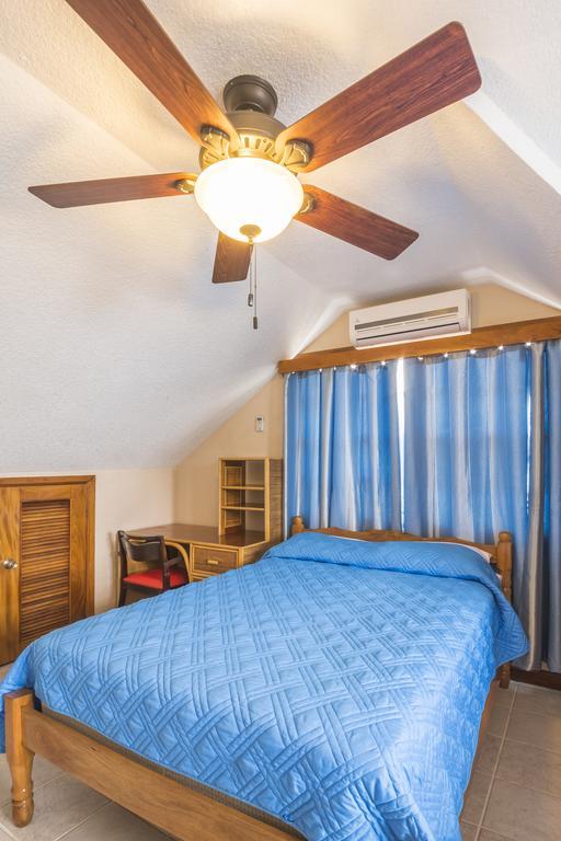 Casa Brisa Guest House ซานเปโดร ภายนอก รูปภาพ