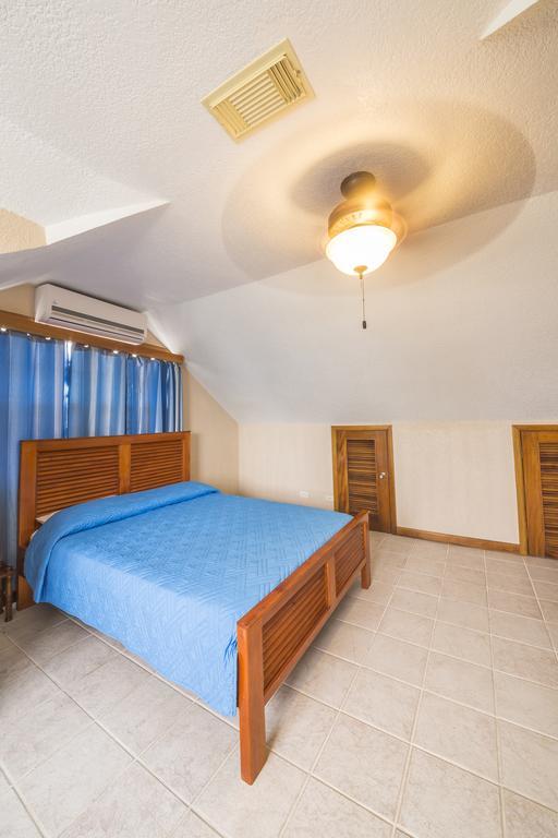 Casa Brisa Guest House ซานเปโดร ภายนอก รูปภาพ