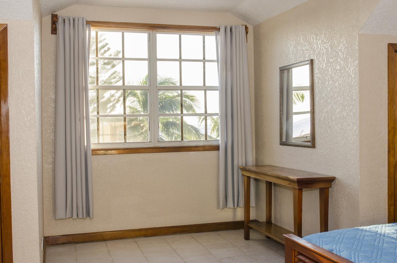 Casa Brisa Guest House ซานเปโดร ภายนอก รูปภาพ